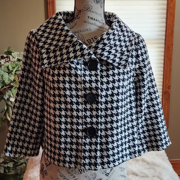 NWOT AGB Black and White Herringbone Cropped Swing Jacket Shawl Collar 4 Petite - Picture 7 of 7